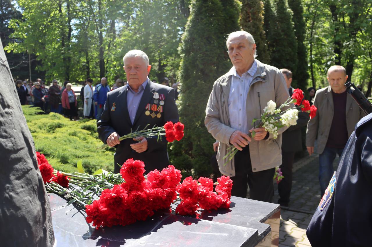 В Батайске почтили память ликвидаторов аварии на Чернобыльской АЭС |  26.04.2023 | Батайск - БезФормата